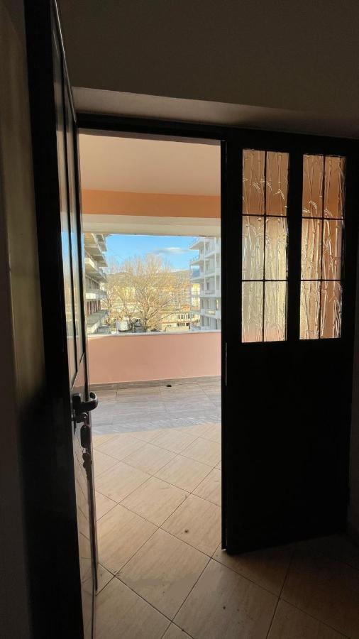 Vila Osmenaj Rent Room Or Apartment Vlorë Εξωτερικό φωτογραφία