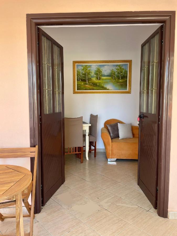 Vila Osmenaj Rent Room Or Apartment Vlorë Εξωτερικό φωτογραφία