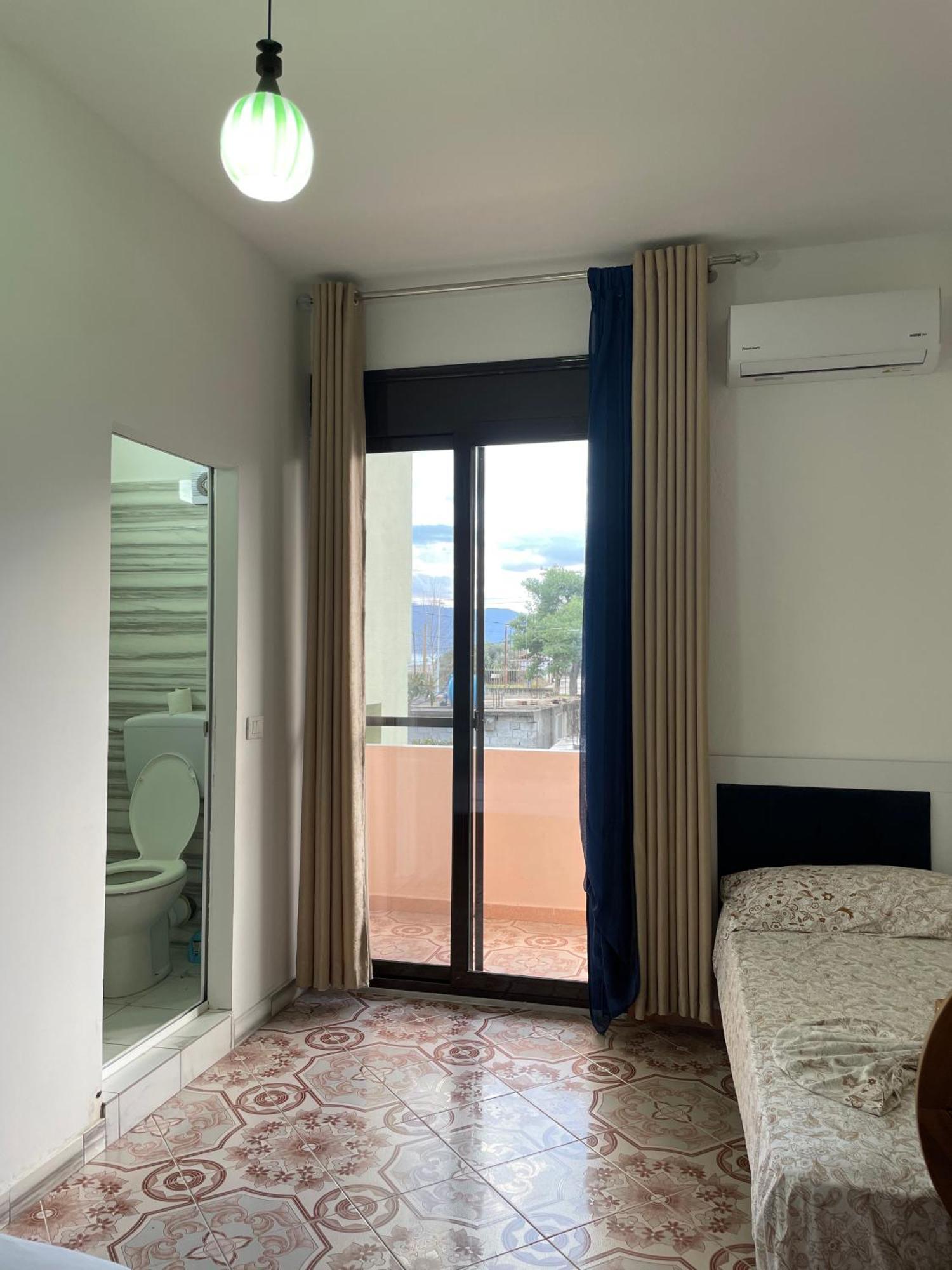 Vila Osmenaj Rent Room Or Apartment Vlorë Εξωτερικό φωτογραφία